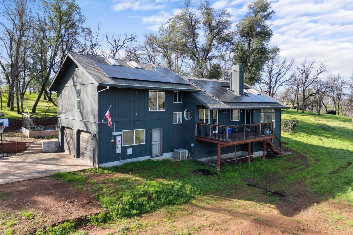 Detail Gallery Image 3 of 64 For 19789 Weide Way, Anderson,  CA 96007 - 3 Beds | 2 Baths
