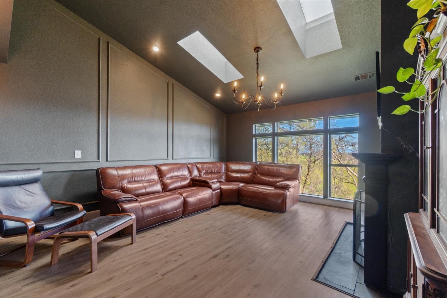 Detail Gallery Image 6 of 64 For 19789 Weide Way, Anderson,  CA 96007 - 3 Beds | 2 Baths