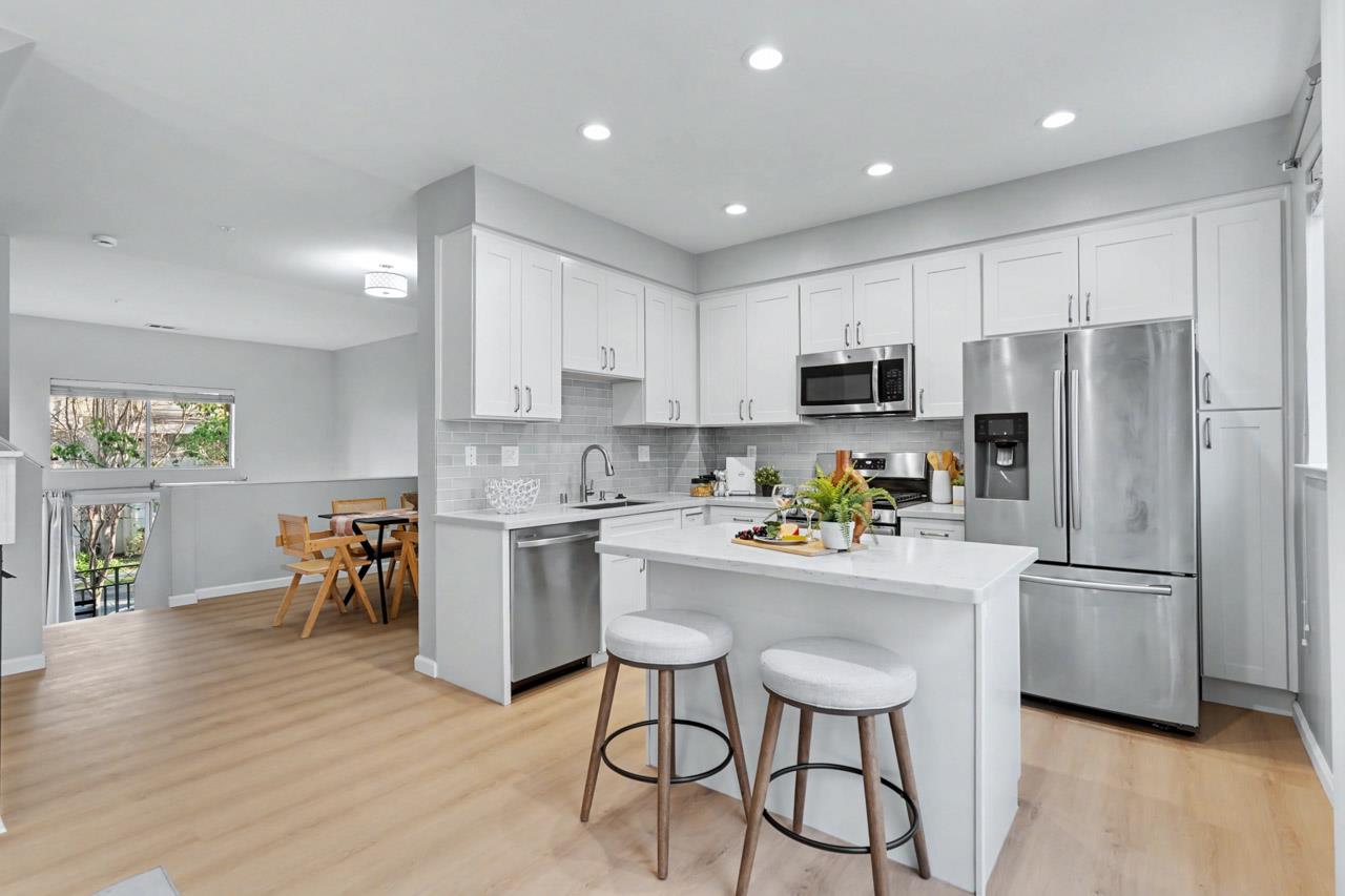 Detail Gallery Image 10 of 35 For 159 Irene Ct, Mountain View,  CA 94043 - 3 Beds | 2/1 Baths