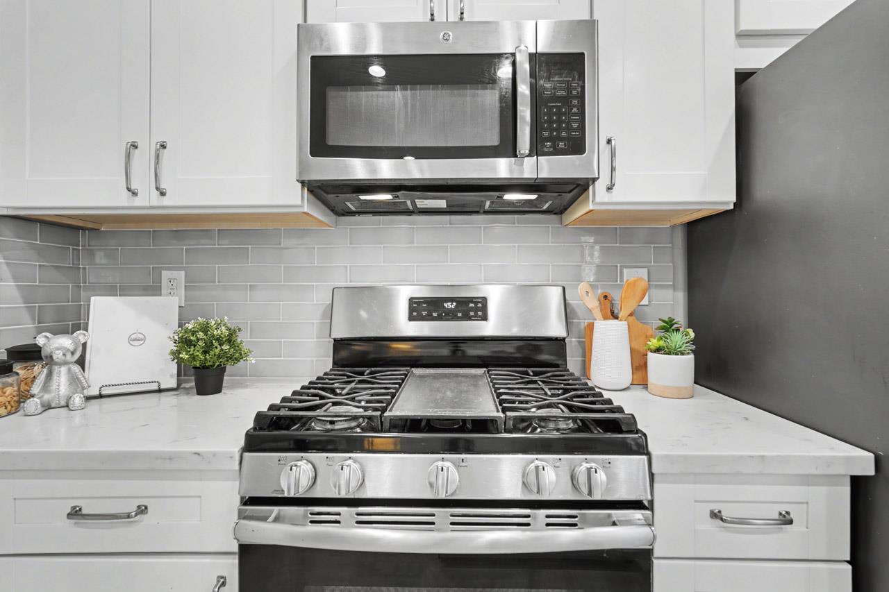 Detail Gallery Image 11 of 35 For 159 Irene Ct, Mountain View,  CA 94043 - 3 Beds | 2/1 Baths