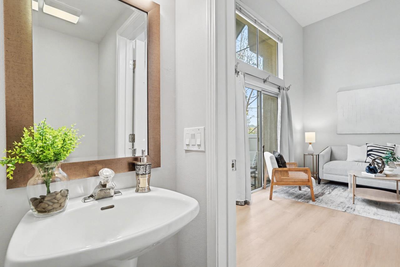 Detail Gallery Image 5 of 35 For 159 Irene Ct, Mountain View,  CA 94043 - 3 Beds | 2/1 Baths