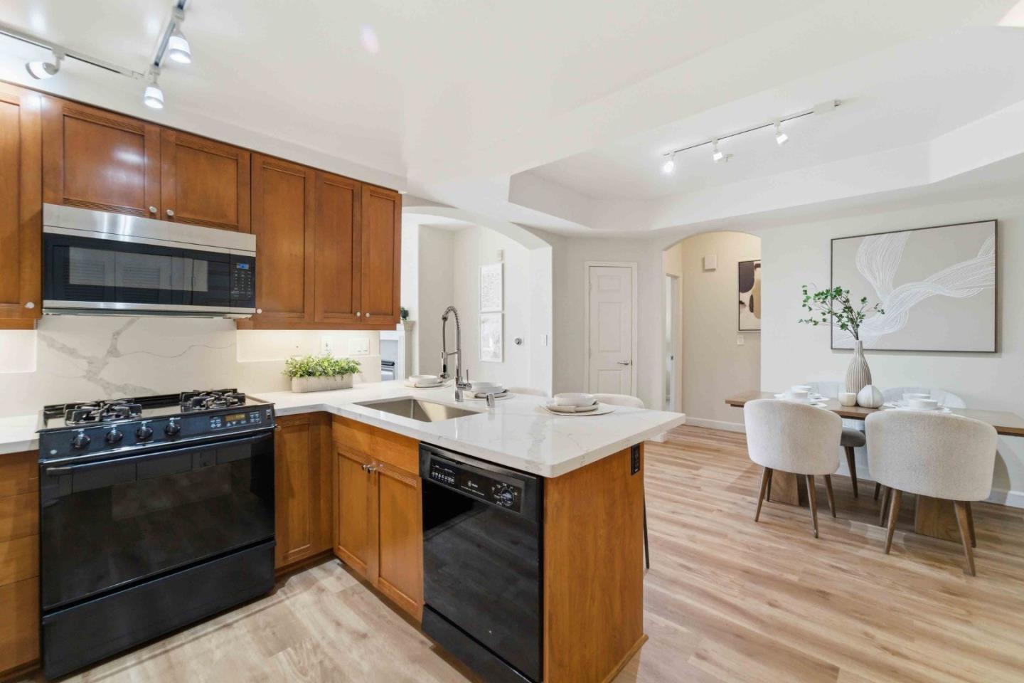 Detail Gallery Image 7 of 26 For 30 E Julian St #208,  San Jose,  CA 95112 - 2 Beds | 2 Baths