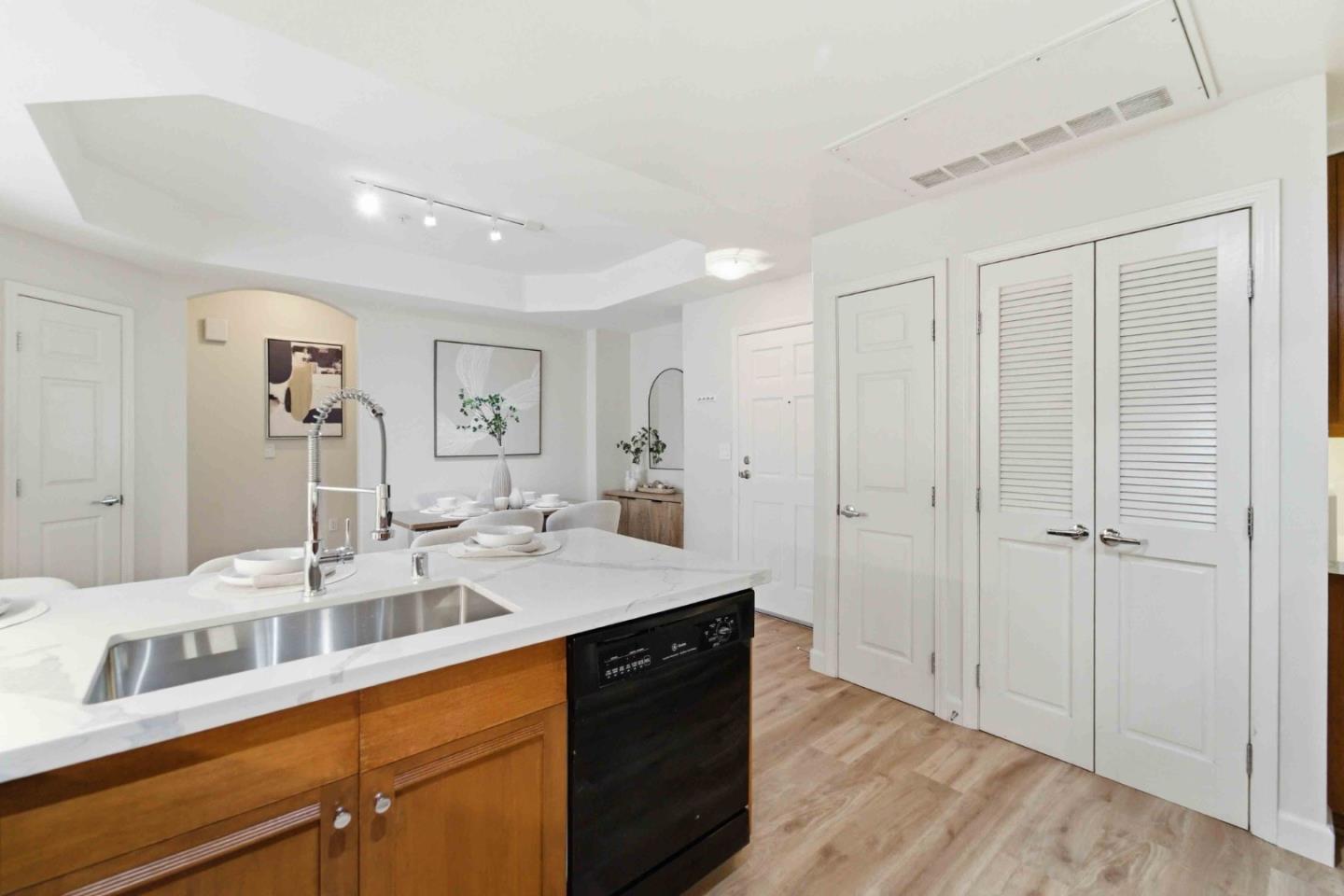 Detail Gallery Image 8 of 26 For 30 E Julian St #208,  San Jose,  CA 95112 - 2 Beds | 2 Baths