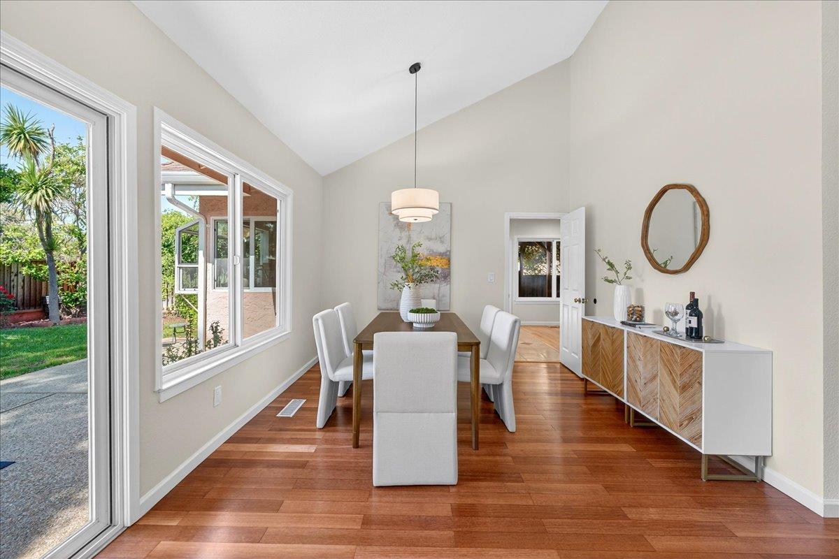 Detail Gallery Image 11 of 59 For 1113 Mcintosh Creek Dr, San Jose,  CA 95120 - 4 Beds | 2/1 Baths