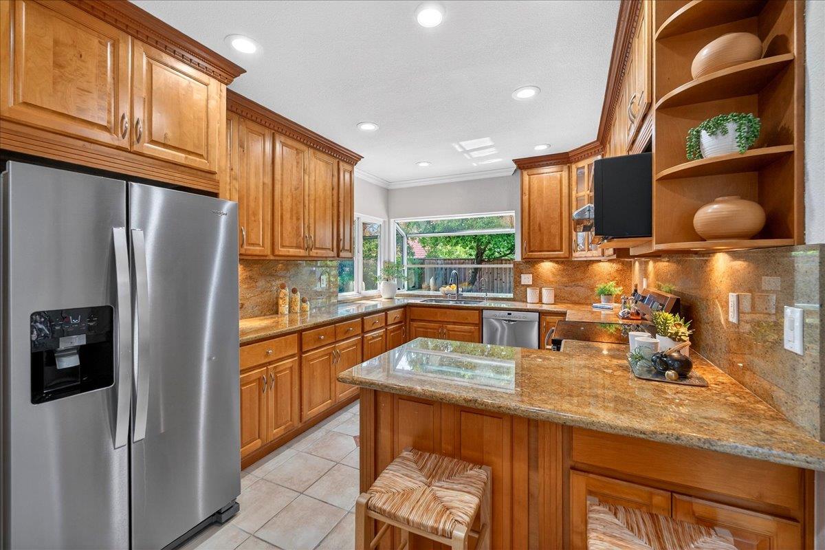 Detail Gallery Image 13 of 59 For 1113 Mcintosh Creek Dr, San Jose,  CA 95120 - 4 Beds | 2/1 Baths