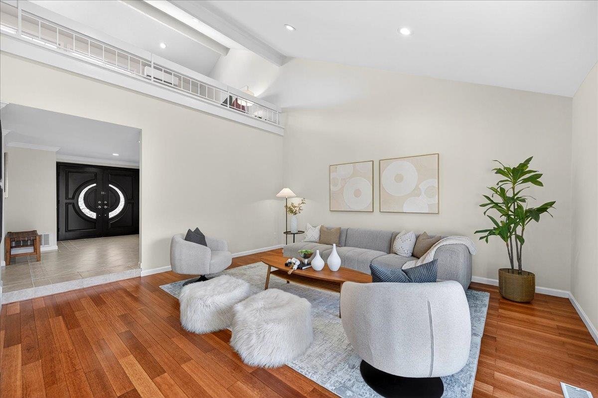 Detail Gallery Image 8 of 59 For 1113 Mcintosh Creek Dr, San Jose,  CA 95120 - 4 Beds | 2/1 Baths