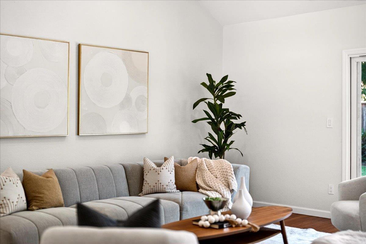 Detail Gallery Image 9 of 59 For 1113 Mcintosh Creek Dr, San Jose,  CA 95120 - 4 Beds | 2/1 Baths