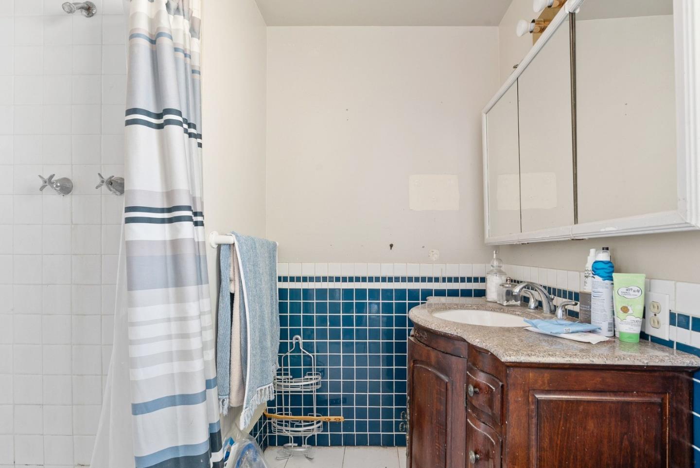 Detail Gallery Image 29 of 33 For 1708 Hallmark Ln, San Jose,  CA 95124 - – Beds | – Baths