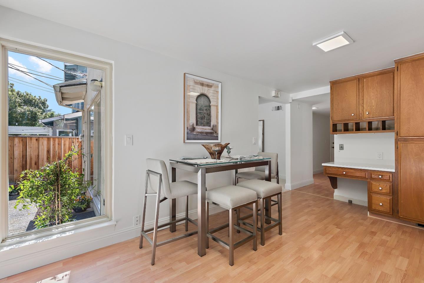 Detail Gallery Image 11 of 26 For 880 Russet Dr, Sunnyvale,  CA 94087 - 6 Beds | 3 Baths