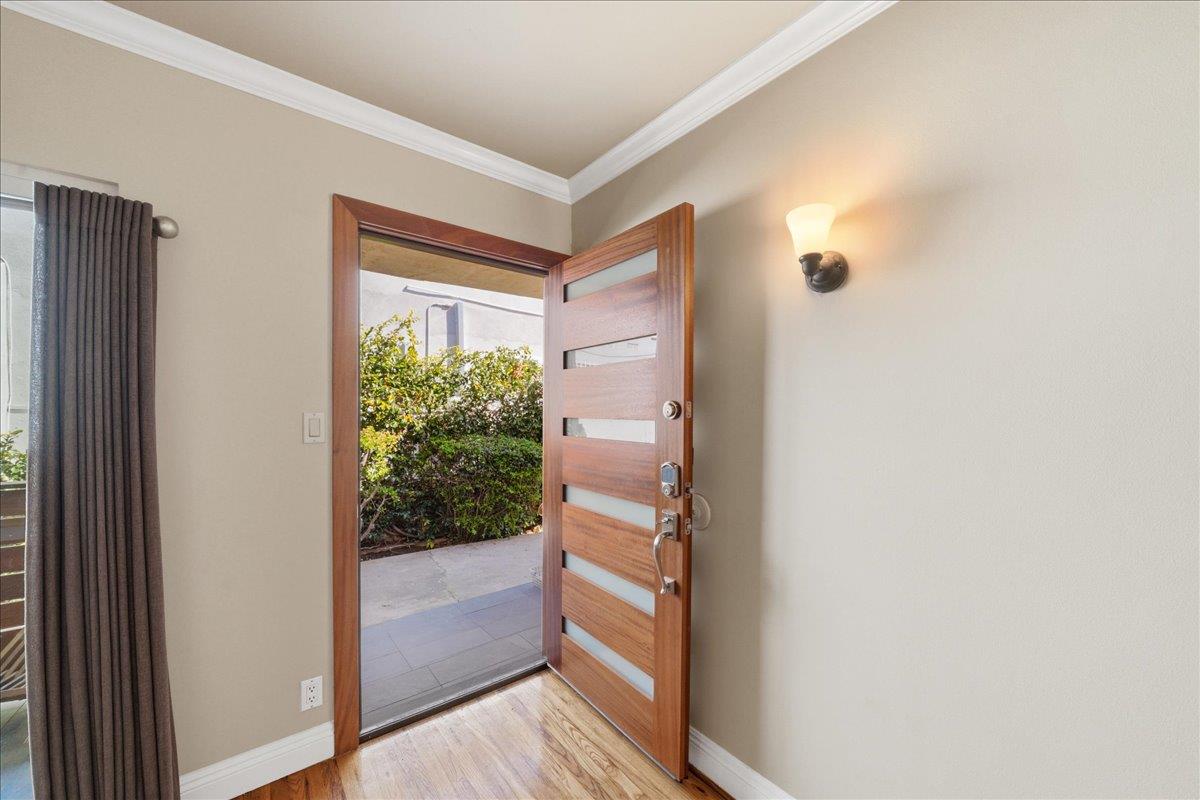 Detail Gallery Image 16 of 17 For 11719 Mayfield Ave Apt 1,  Los Angeles,  CA 90049 - 2 Beds | 1 Baths