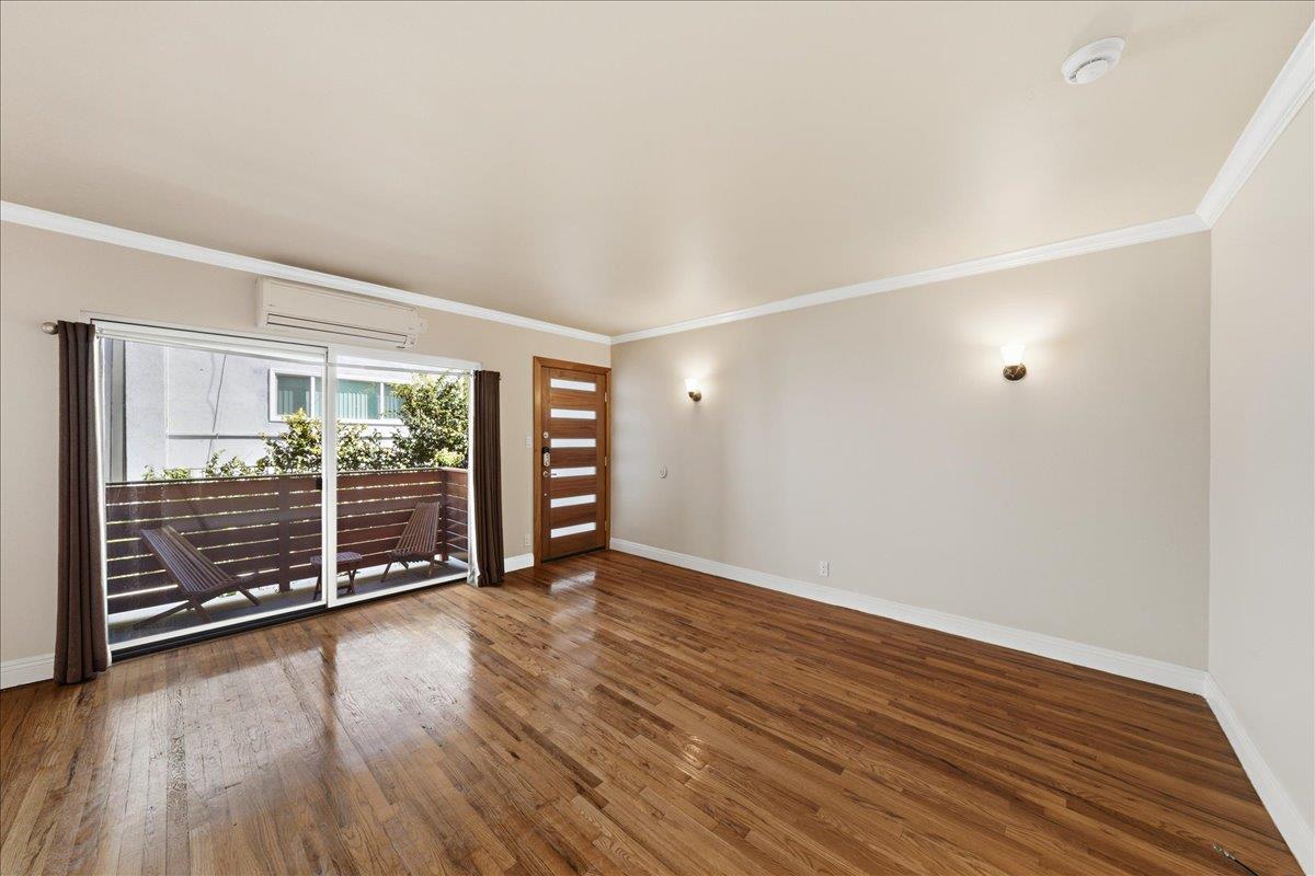 Detail Gallery Image 2 of 17 For 11719 Mayfield Ave Apt 1,  Los Angeles,  CA 90049 - 2 Beds | 1 Baths