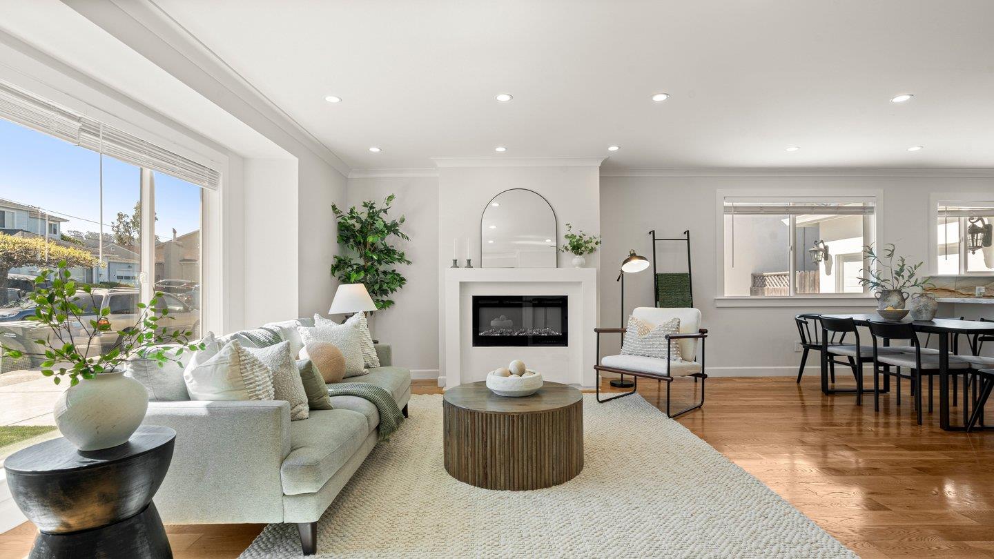 Detail Gallery Image 2 of 34 For 47 Greenwood Dr, South San Francisco,  CA 94080 - 3 Beds | 2 Baths