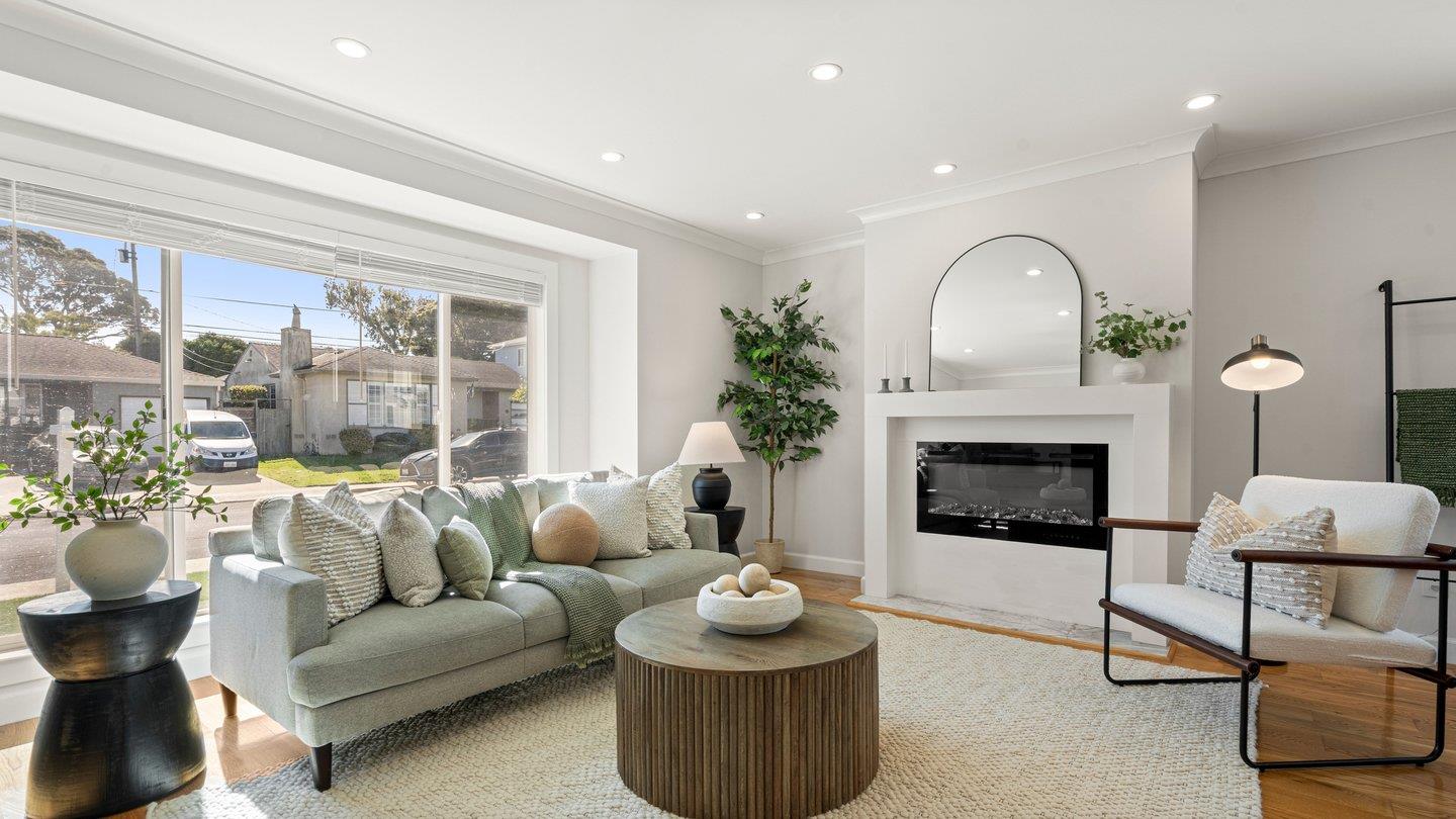 Detail Gallery Image 4 of 34 For 47 Greenwood Dr, South San Francisco,  CA 94080 - 3 Beds | 2 Baths