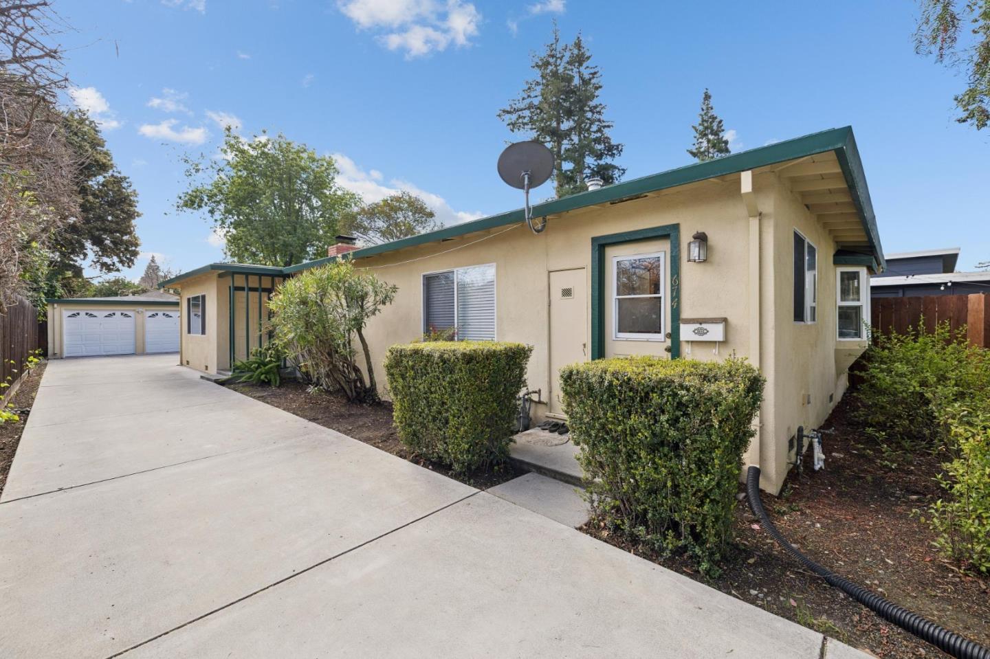 Detail Gallery Image 15 of 33 For 674 Bryson Ave, Palo Alto,  CA 94306 - – Beds | – Baths