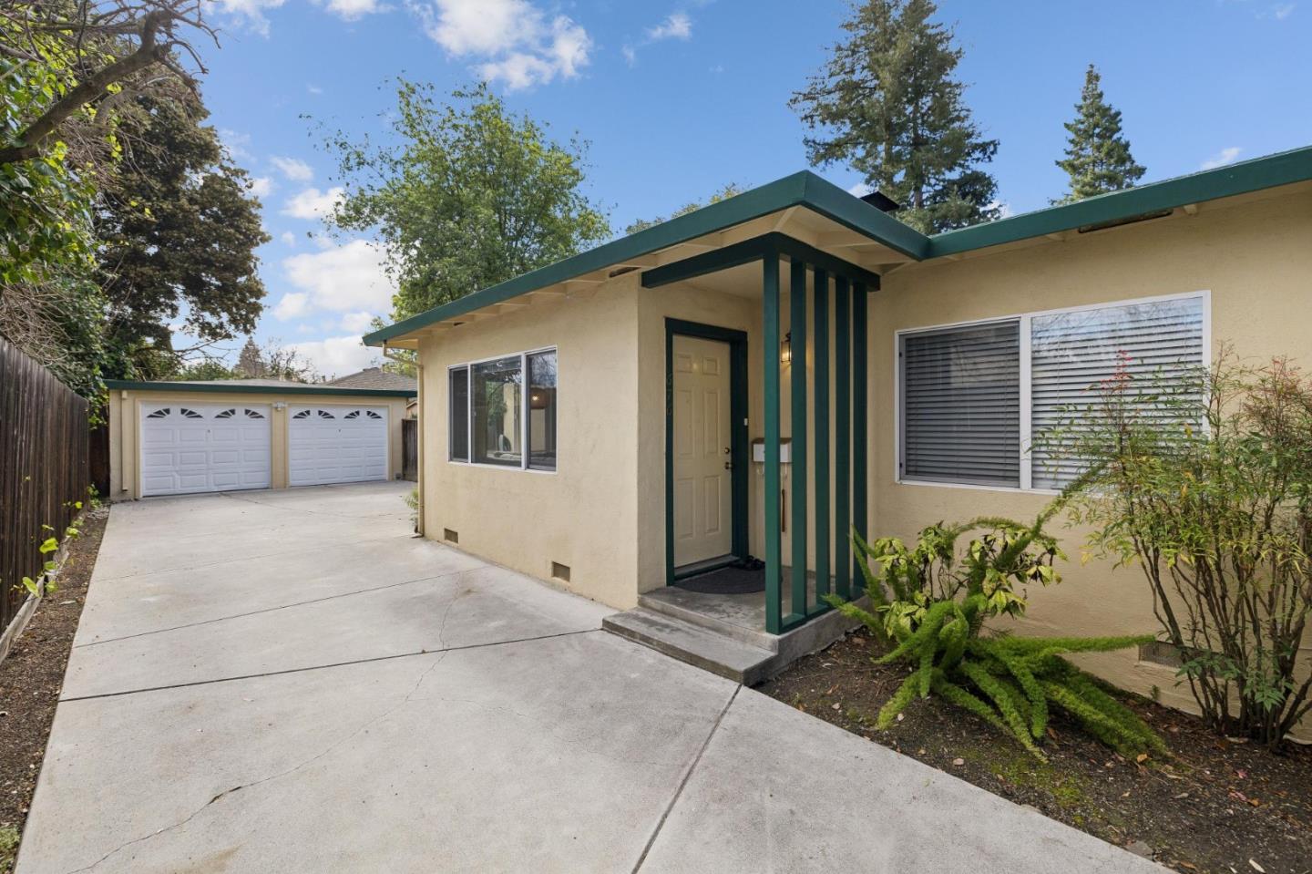 Detail Gallery Image 16 of 33 For 674 Bryson Ave, Palo Alto,  CA 94306 - – Beds | – Baths