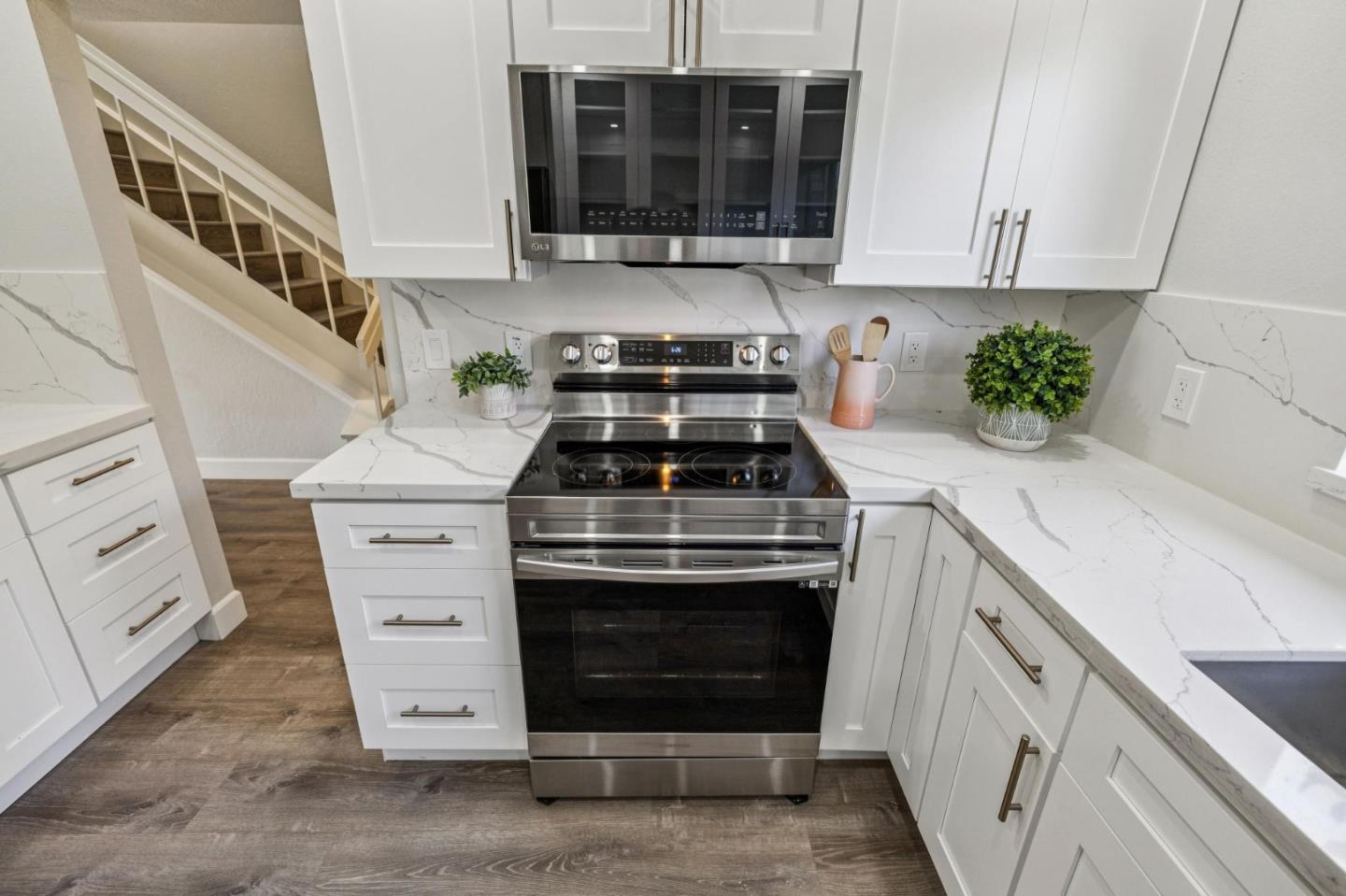 Detail Gallery Image 17 of 75 For 856 Andromeda, Foster City,  CA 94404 - 3 Beds | 2/1 Baths