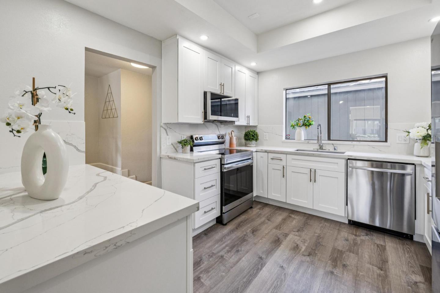 Detail Gallery Image 19 of 75 For 856 Andromeda, Foster City,  CA 94404 - 3 Beds | 2/1 Baths