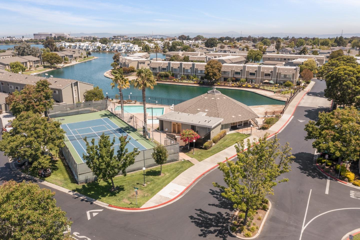 Detail Gallery Image 5 of 75 For 856 Andromeda, Foster City,  CA 94404 - 3 Beds | 2/1 Baths