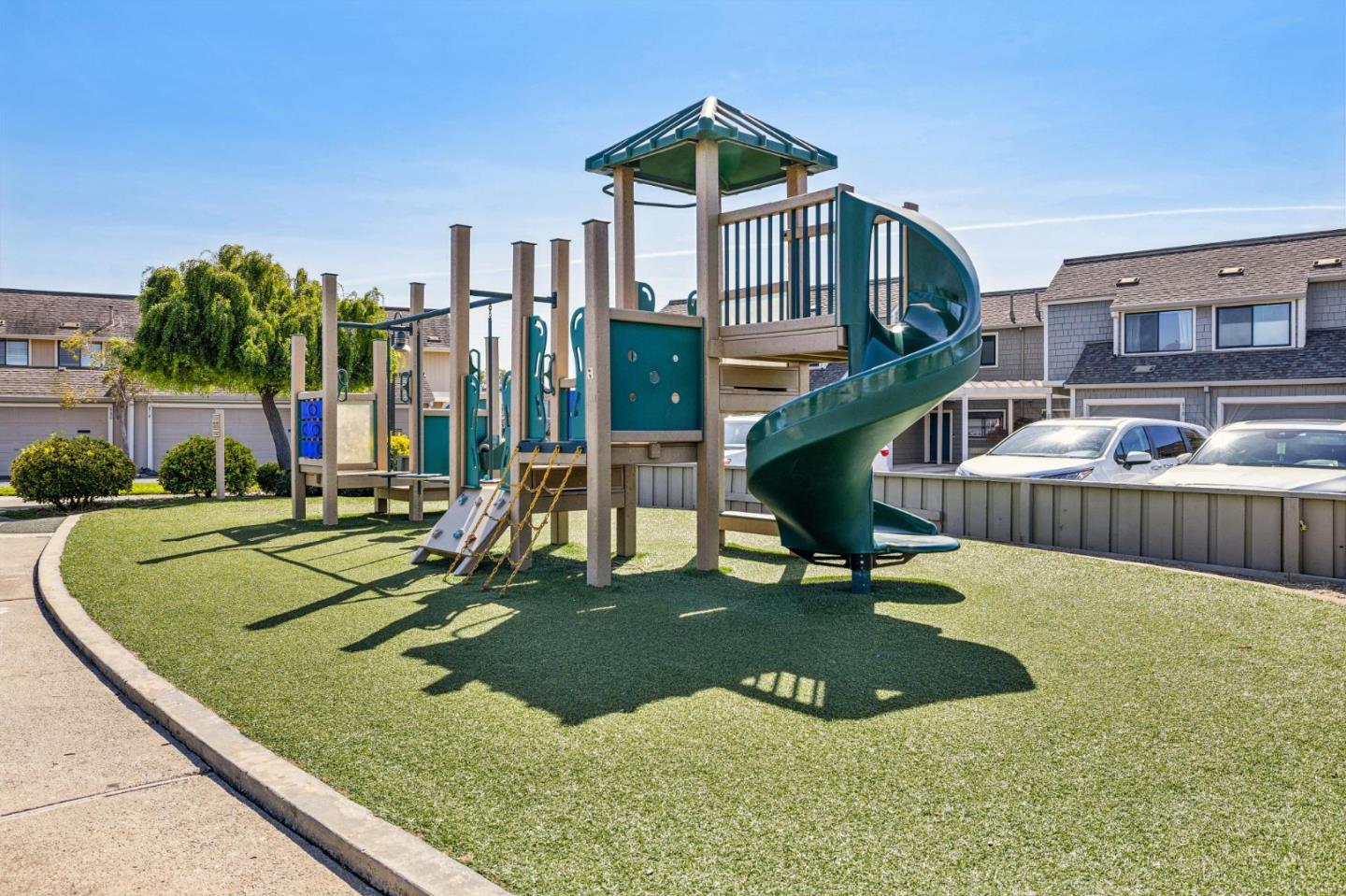 Detail Gallery Image 68 of 75 For 856 Andromeda, Foster City,  CA 94404 - 3 Beds | 2/1 Baths