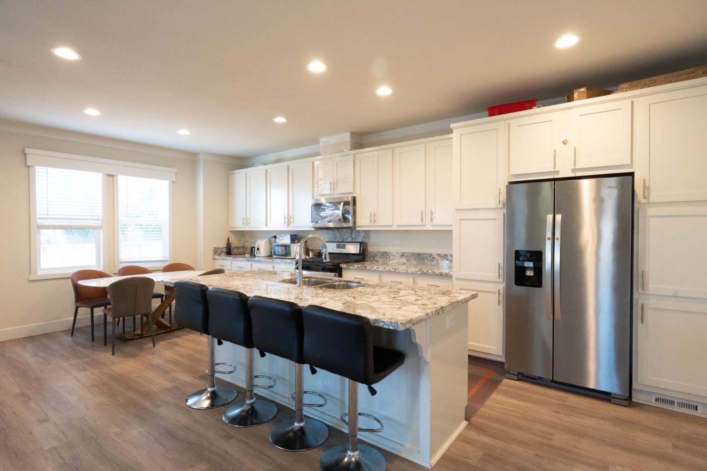 Detail Gallery Image 9 of 34 For 1225 Vienna Dr #731,  Sunnyvale,  CA 94089 - 3 Beds | 3 Baths