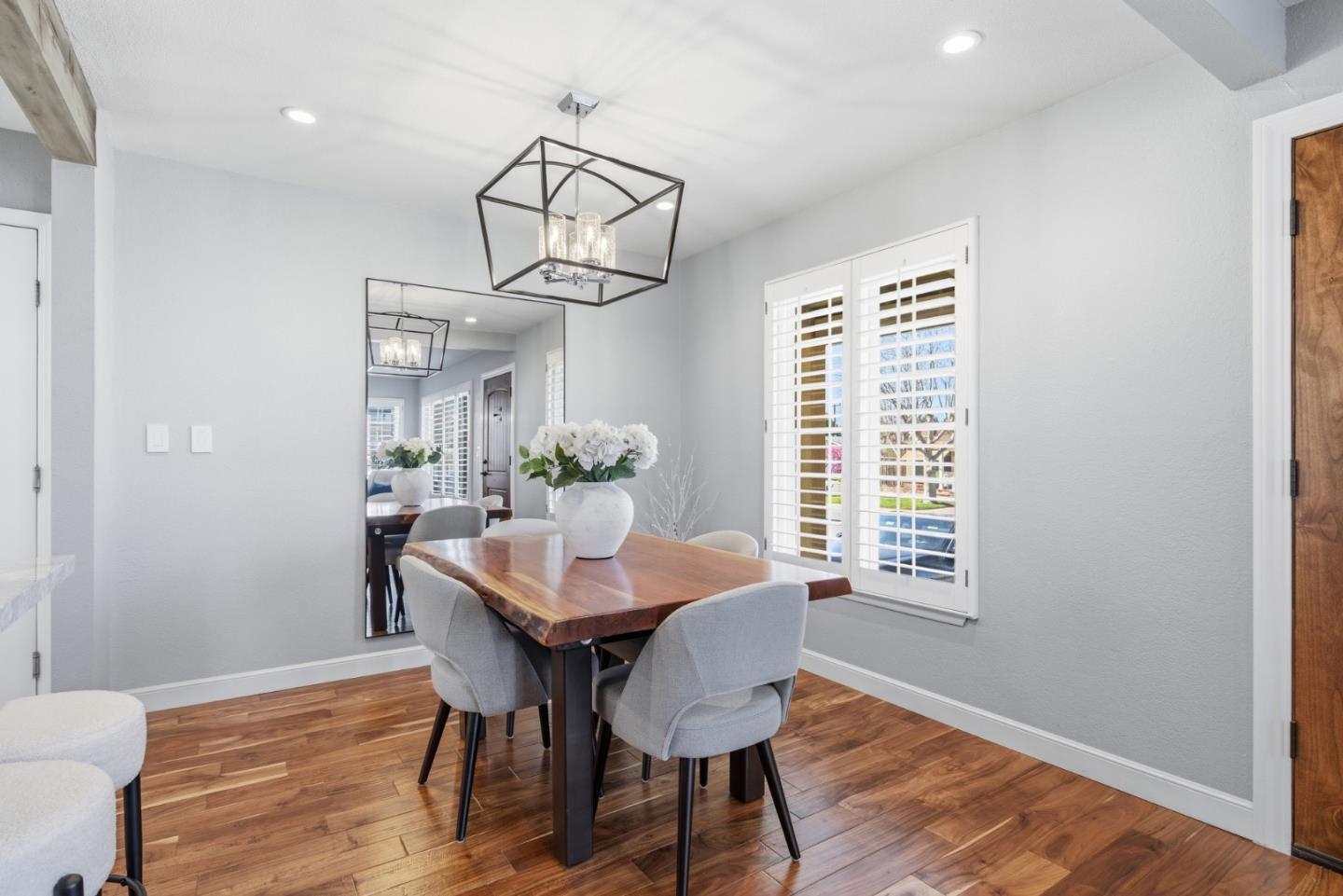 Detail Gallery Image 11 of 34 For 914 Bard St, San Jose,  CA 95127 - 3 Beds | 1 Baths