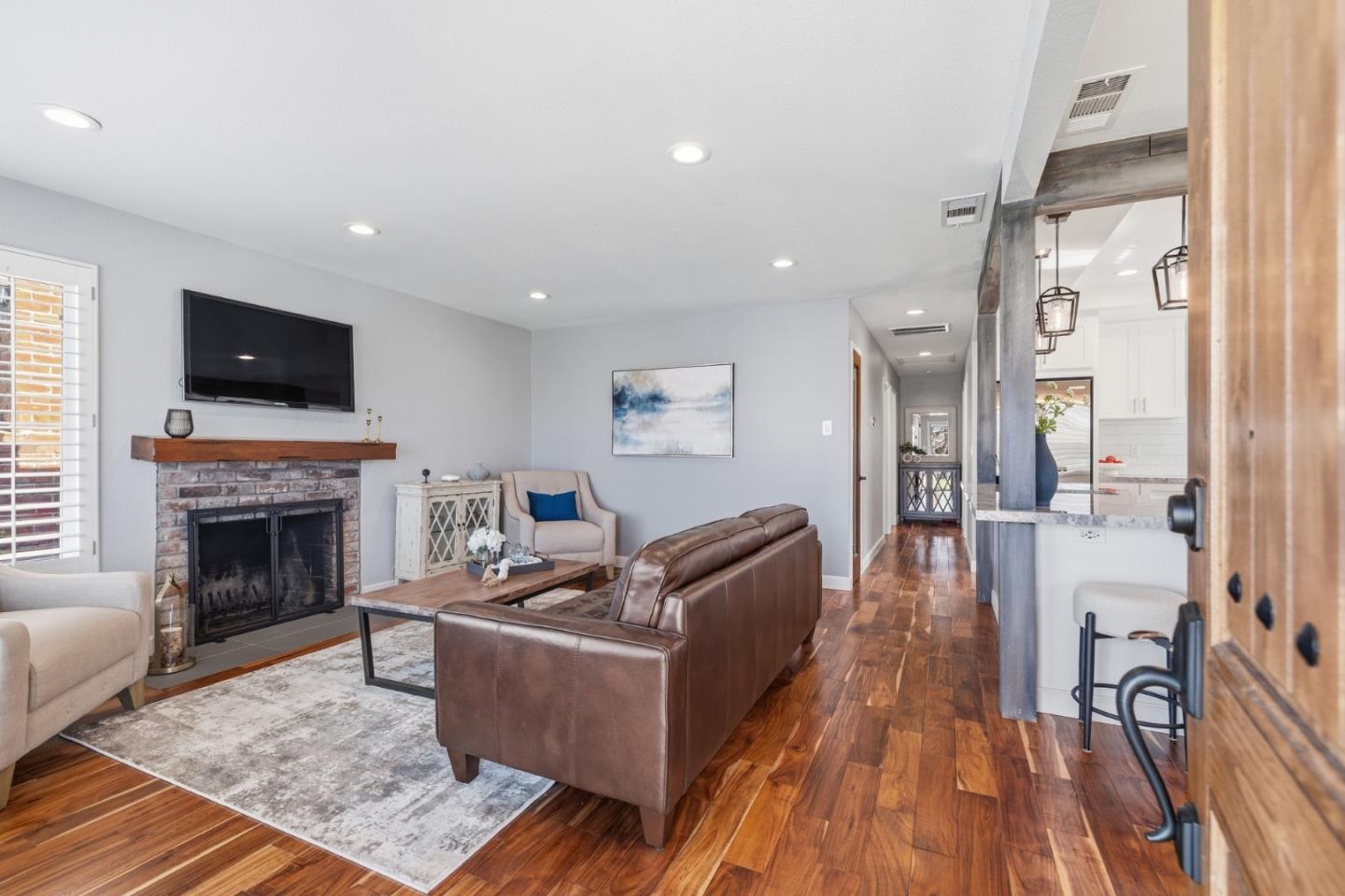 Detail Gallery Image 5 of 34 For 914 Bard St, San Jose,  CA 95127 - 3 Beds | 1 Baths