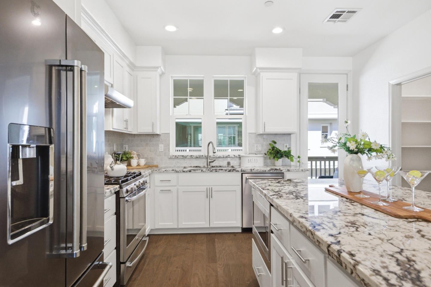 Detail Gallery Image 12 of 68 For 128 Ivory Palm Ter, Sunnyvale,  CA 94086 - 3 Beds | 3/1 Baths