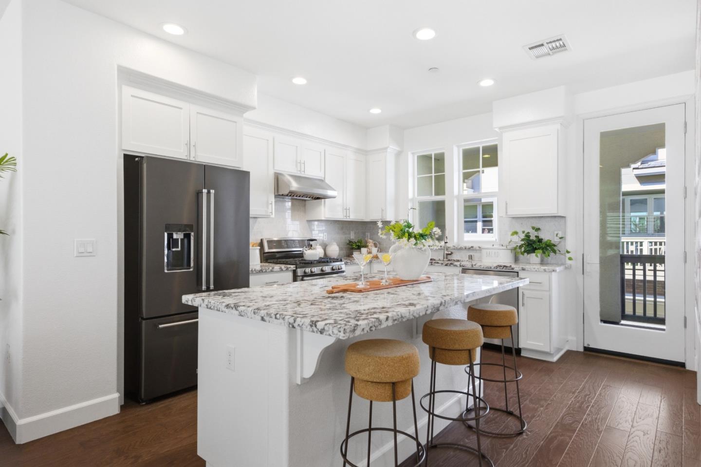 Detail Gallery Image 13 of 68 For 128 Ivory Palm Ter, Sunnyvale,  CA 94086 - 3 Beds | 3/1 Baths