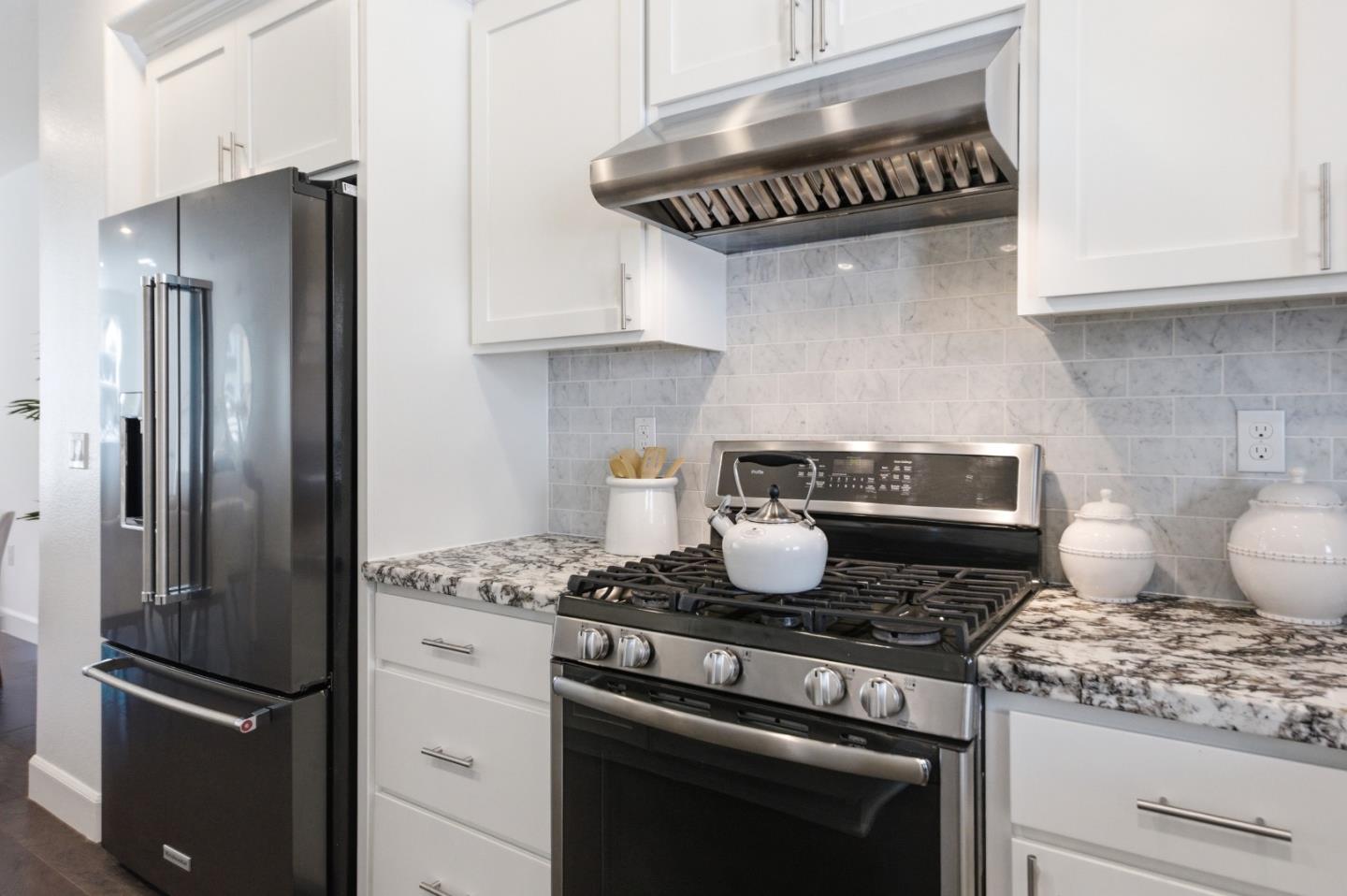 Detail Gallery Image 16 of 68 For 128 Ivory Palm Ter, Sunnyvale,  CA 94086 - 3 Beds | 3/1 Baths