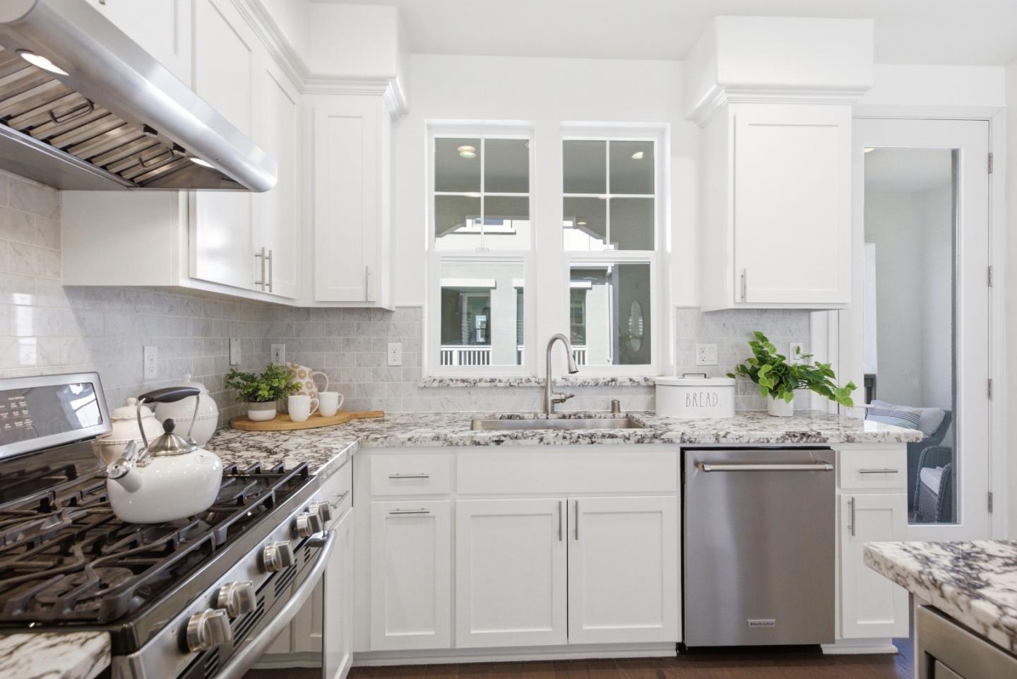 Detail Gallery Image 17 of 68 For 128 Ivory Palm Ter, Sunnyvale,  CA 94086 - 3 Beds | 3/1 Baths