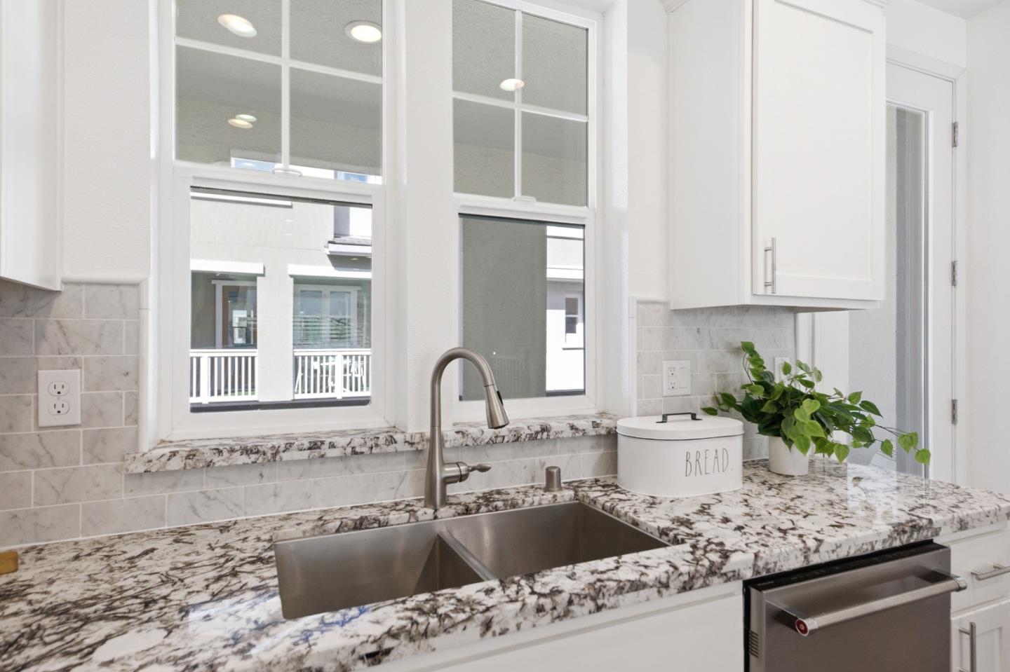 Detail Gallery Image 18 of 68 For 128 Ivory Palm Ter, Sunnyvale,  CA 94086 - 3 Beds | 3/1 Baths