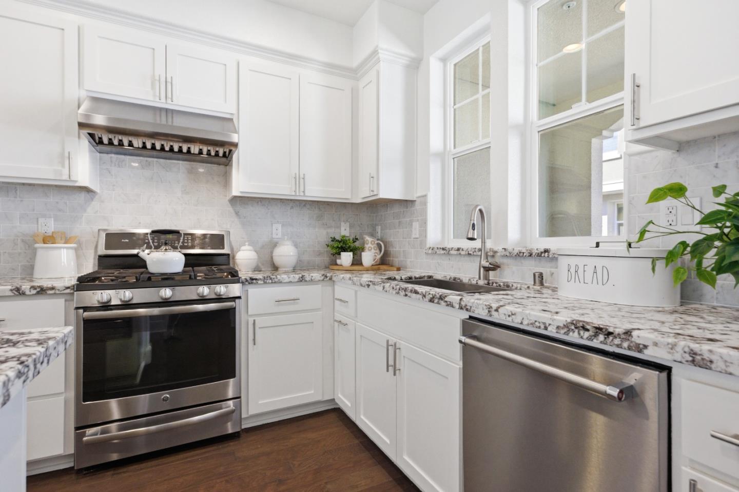 Detail Gallery Image 21 of 68 For 128 Ivory Palm Ter, Sunnyvale,  CA 94086 - 3 Beds | 3/1 Baths