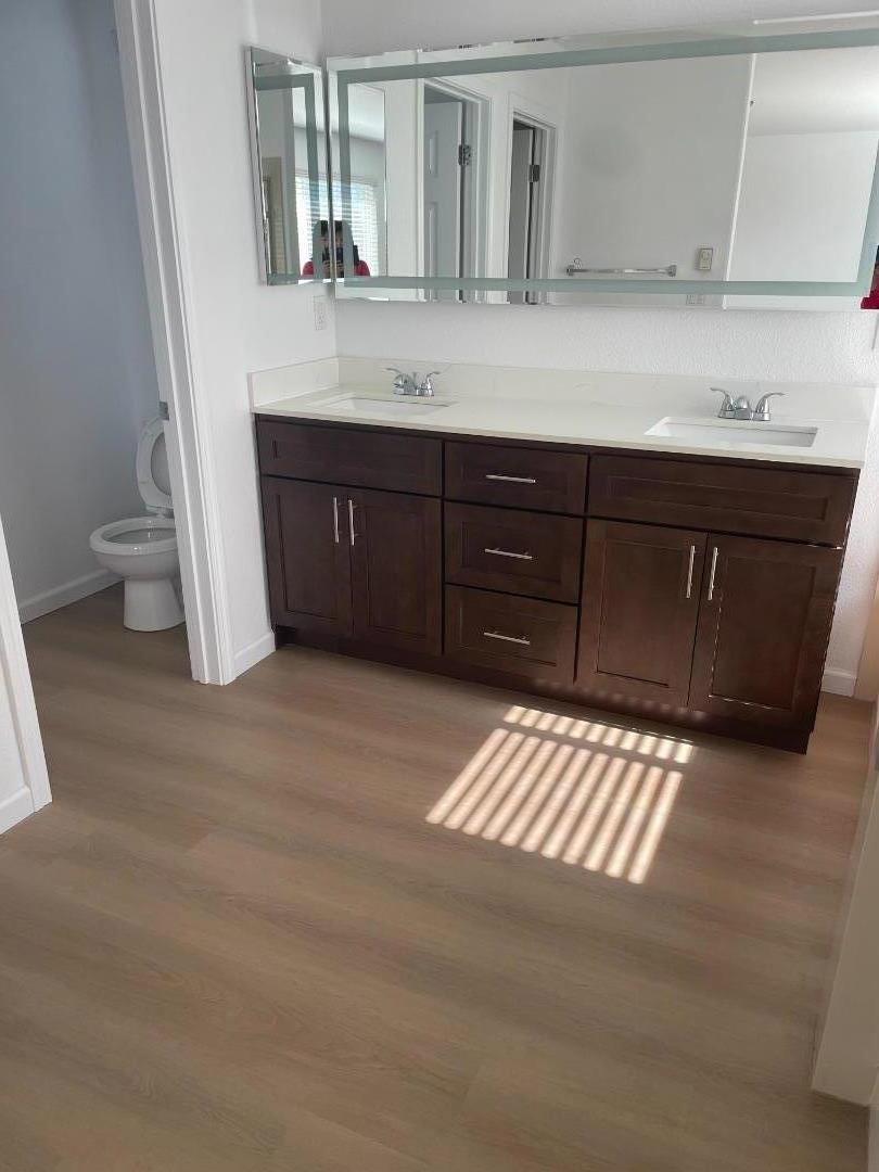 Detail Gallery Image 3 of 7 For 668 Town Sq, Lathrop,  CA 95330 - 5 Beds | 3 Baths