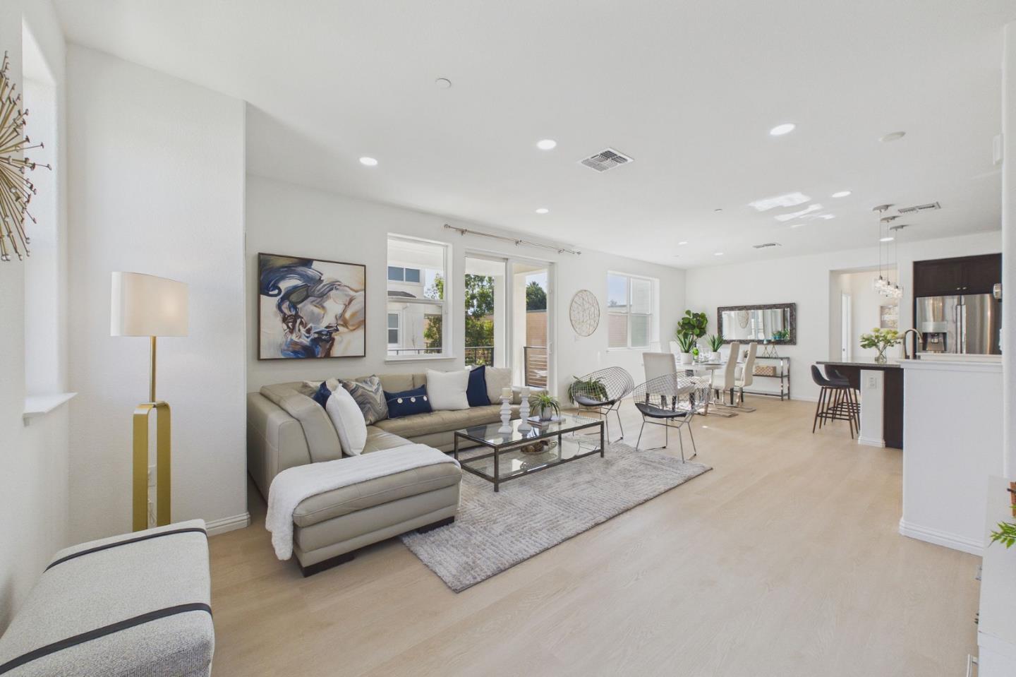 Front Image Thumbnail for ML82038214