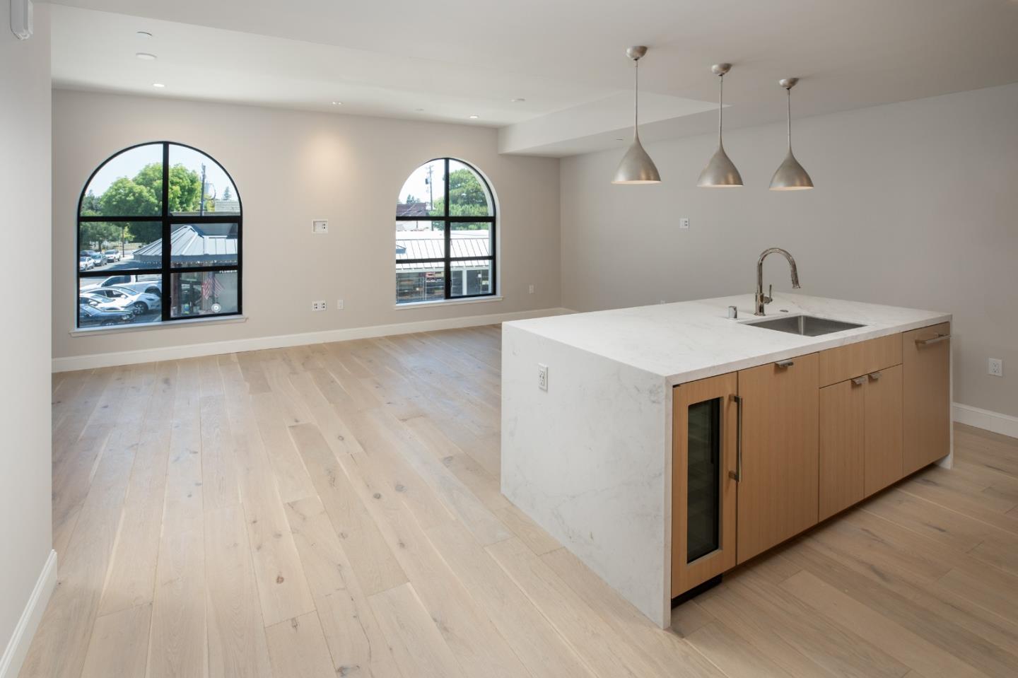 Detail Gallery Image 7 of 12 For 450 First St #202,  Los Altos,  CA 94022 - 2 Beds | 2/1 Baths