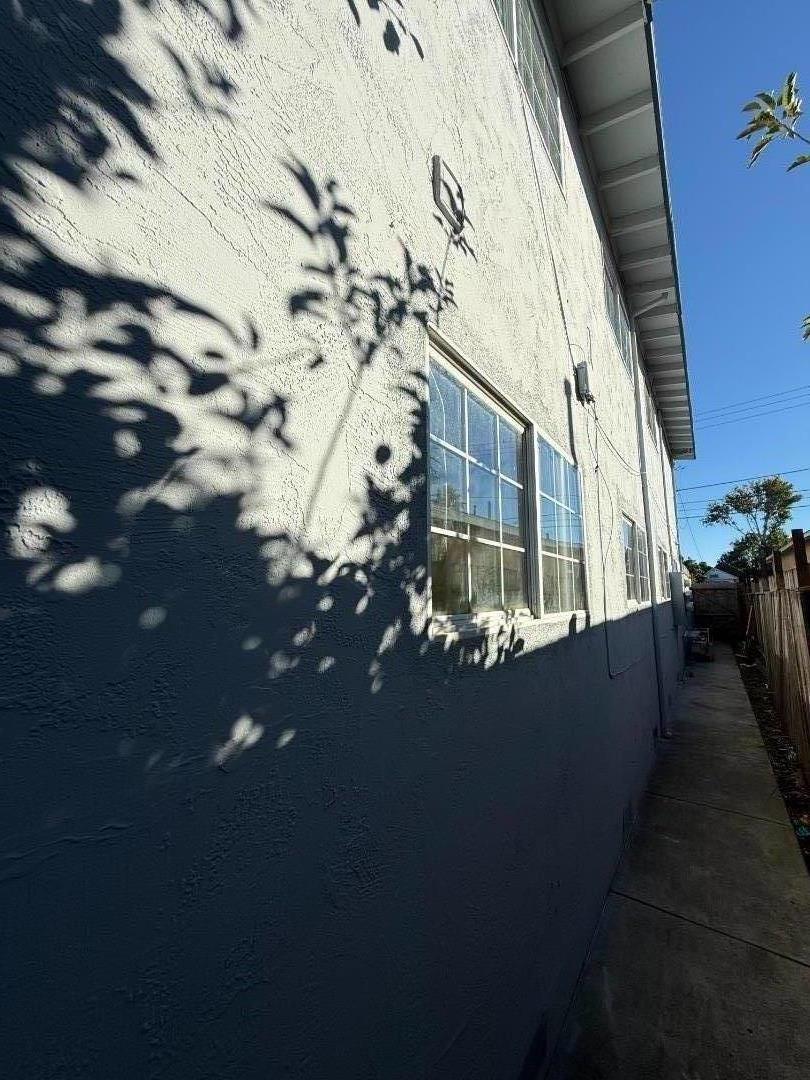 Detail Gallery Image 4 of 6 For 219 Barrett Ave, Richmond,  CA 94801 - – Beds | – Baths