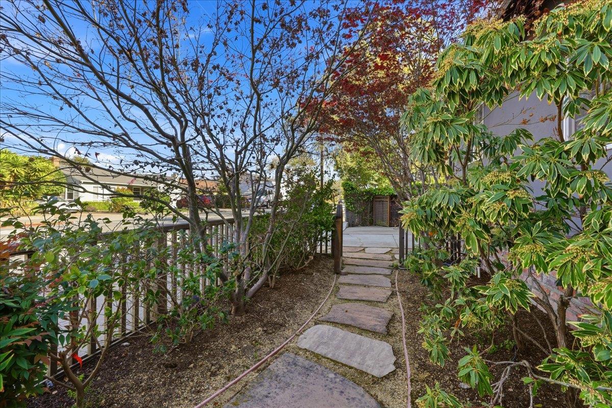 Detail Gallery Image 35 of 43 For 612 Hudson St, Redwood City,  CA 94061 - 4 Beds | 3 Baths