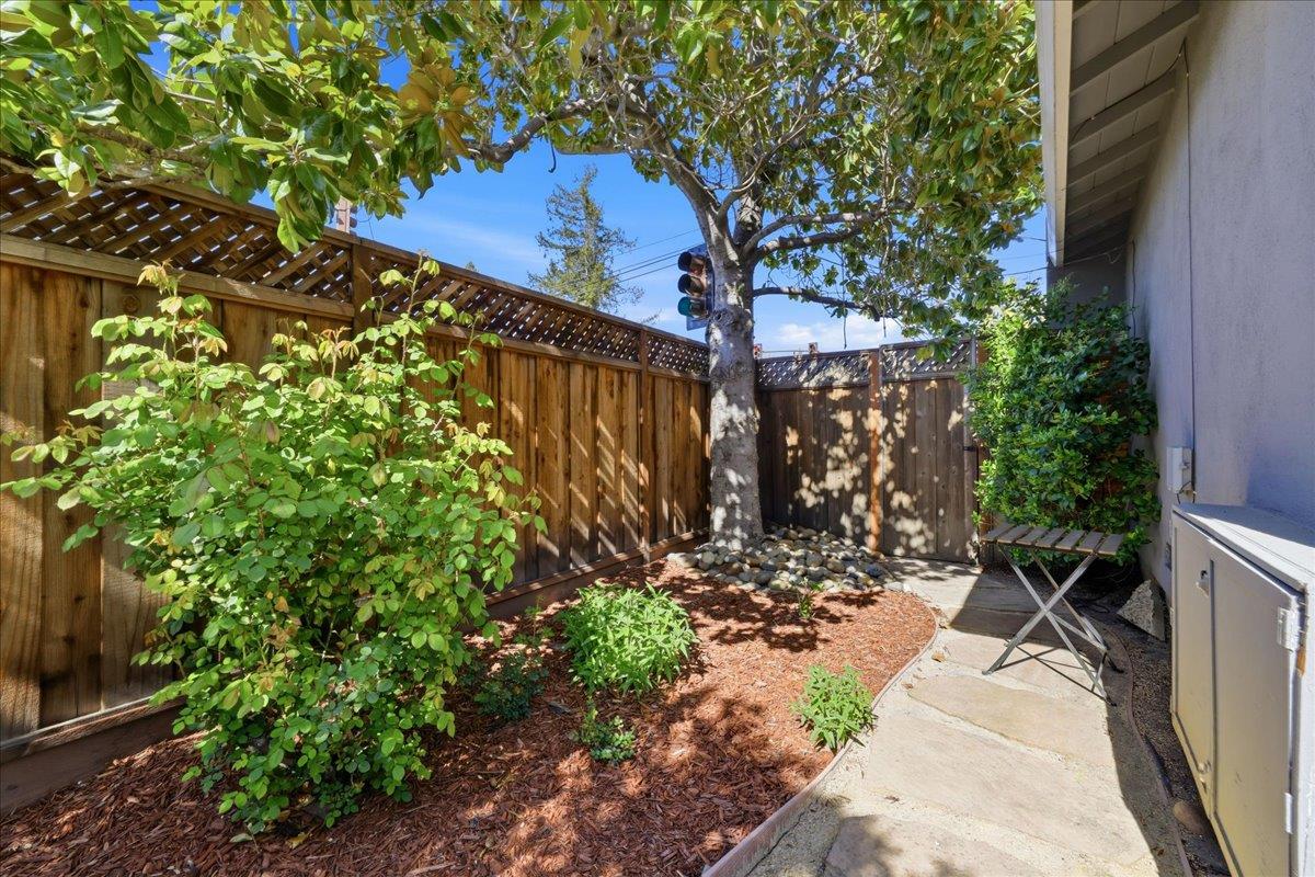 Detail Gallery Image 36 of 43 For 612 Hudson St, Redwood City,  CA 94061 - 4 Beds | 3 Baths