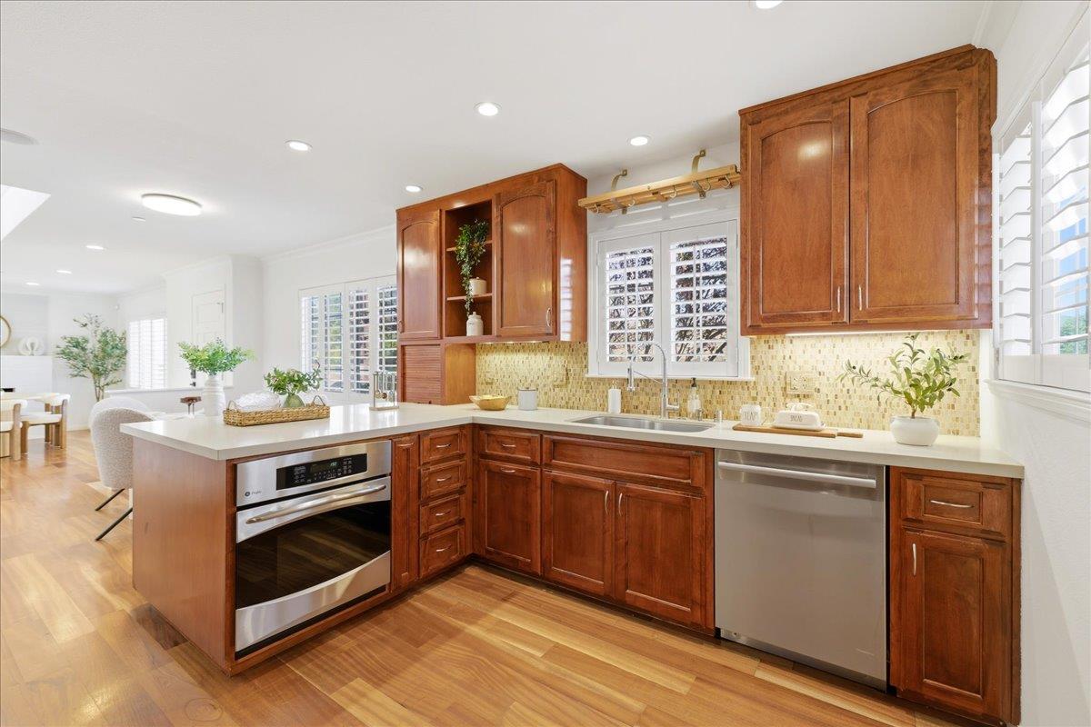 Detail Gallery Image 7 of 43 For 612 Hudson St, Redwood City,  CA 94061 - 4 Beds | 3 Baths