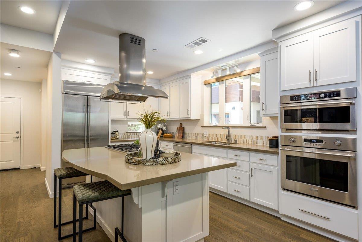 Detail Gallery Image 4 of 18 For 6 Barneson Ave, San Mateo,  CA 94402 - 3 Beds | 2/1 Baths