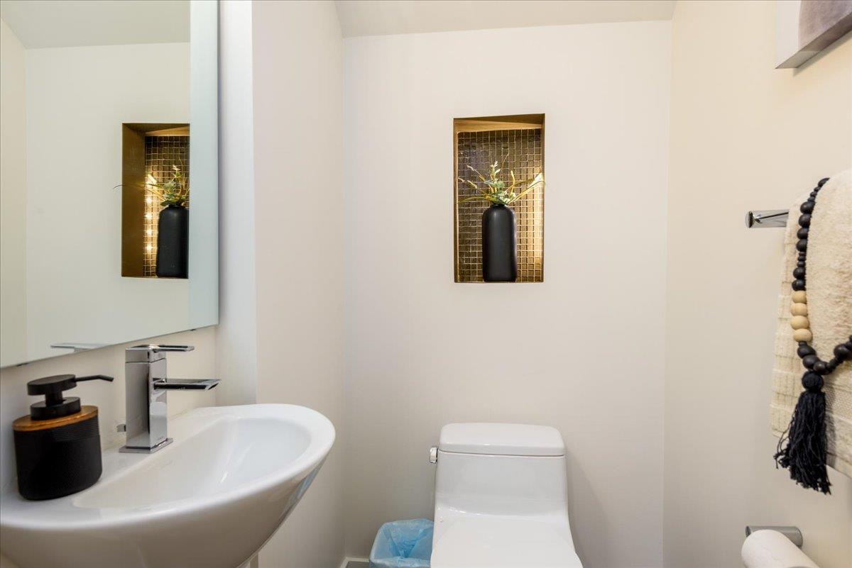 Detail Gallery Image 6 of 18 For 6 Barneson Ave, San Mateo,  CA 94402 - 3 Beds | 2/1 Baths