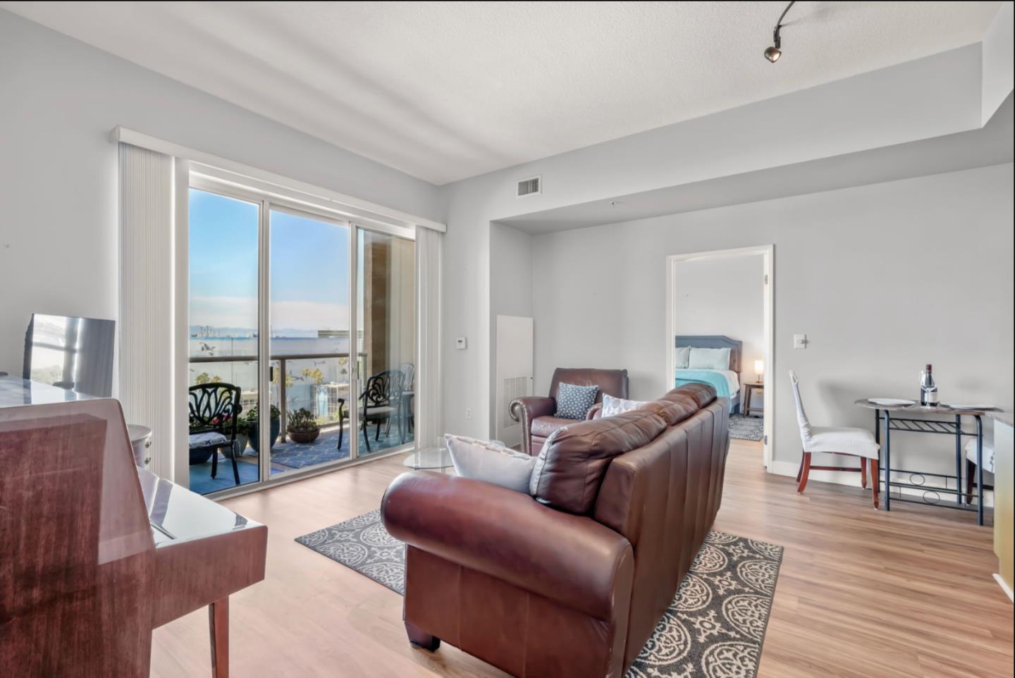 Detail Gallery Image 14 of 15 For 488 E Ocean Blvd #910,  Long Beach,  CA 90802 - 2 Beds | 2 Baths