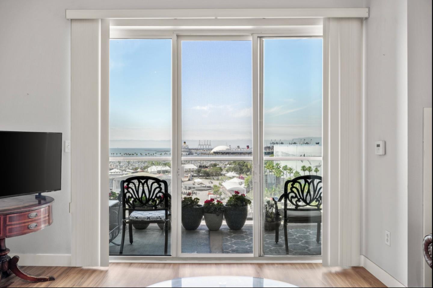 Detail Gallery Image 7 of 15 For 488 E Ocean Blvd #910,  Long Beach,  CA 90802 - 2 Beds | 2 Baths