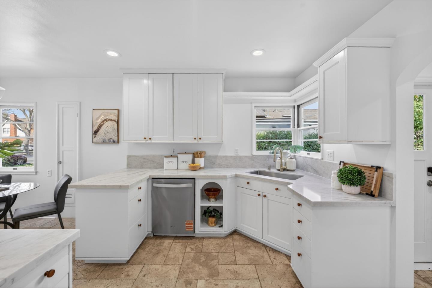 Detail Gallery Image 14 of 47 For 1680 Hanchett Ave, San Jose,  CA 95128 - 3 Beds | 2 Baths