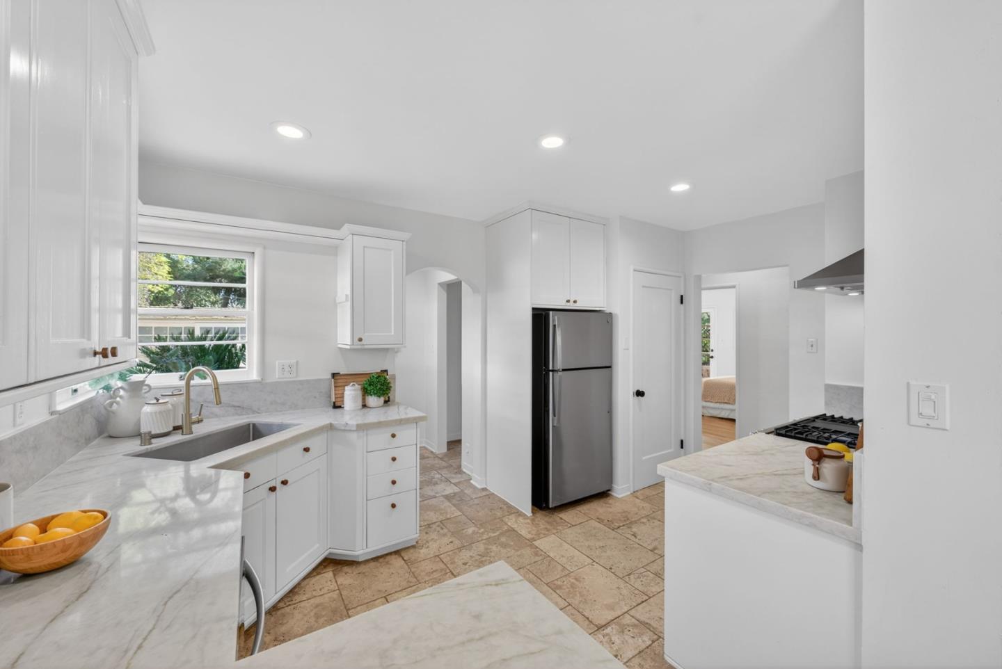 Detail Gallery Image 15 of 47 For 1680 Hanchett Ave, San Jose,  CA 95128 - 3 Beds | 2 Baths