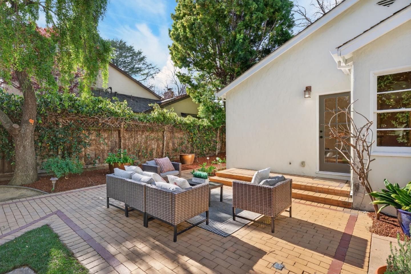 Detail Gallery Image 28 of 47 For 1680 Hanchett Ave, San Jose,  CA 95128 - 3 Beds | 2 Baths