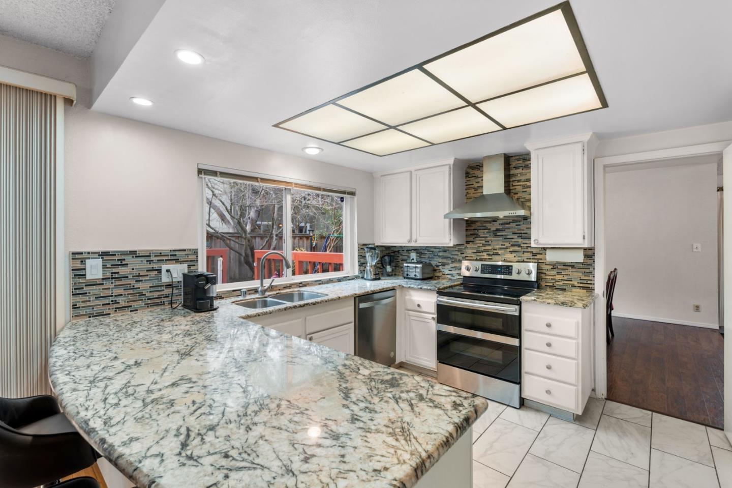 Detail Gallery Image 11 of 30 For 60 Beach Park Blvd, Foster City,  CA 94404 - 4 Beds | 3 Baths