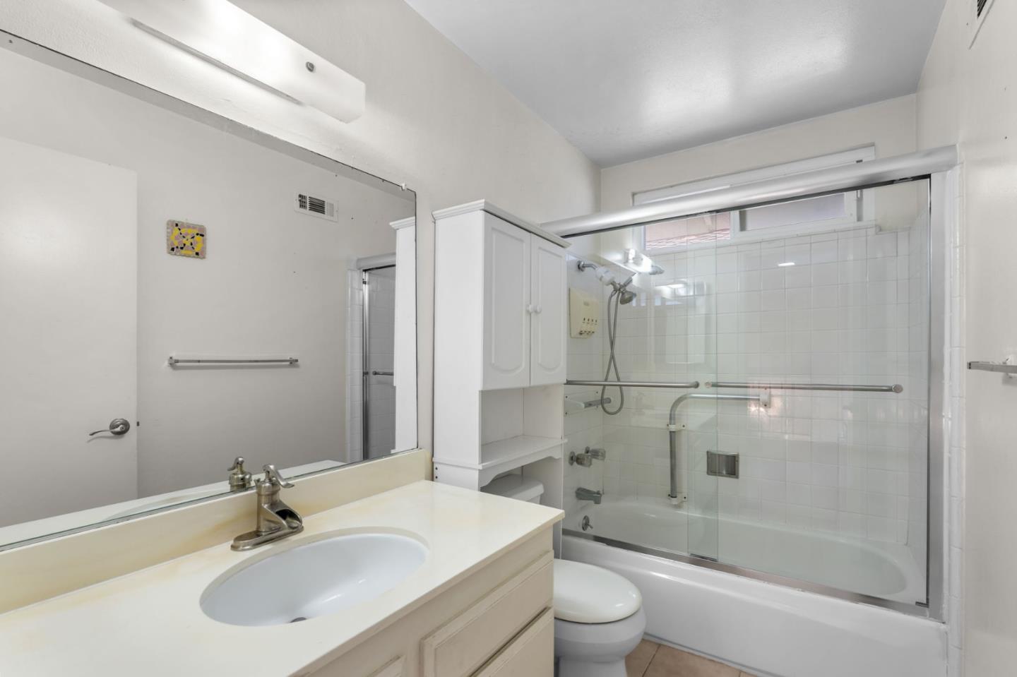 Detail Gallery Image 23 of 30 For 60 Beach Park Blvd, Foster City,  CA 94404 - 4 Beds | 3 Baths