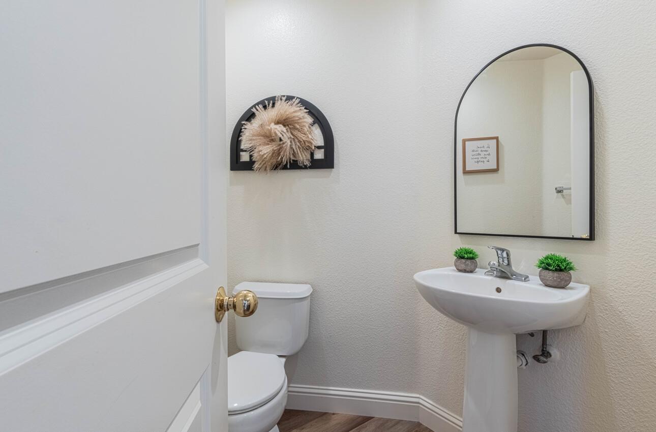 Detail Gallery Image 16 of 45 For 27312 Bavella Way, Salinas,  CA 93908 - 4 Beds | 2/1 Baths