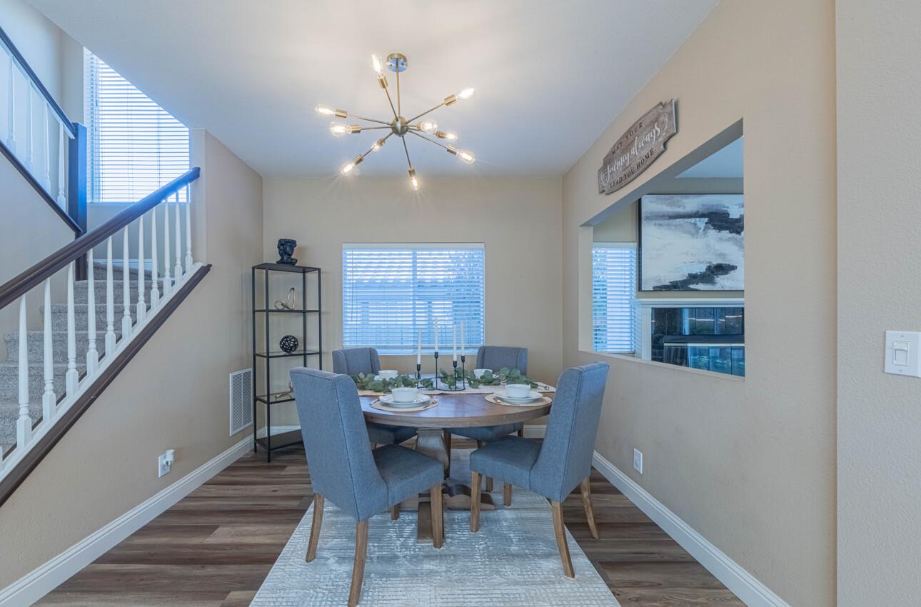 Detail Gallery Image 8 of 45 For 27312 Bavella Way, Salinas,  CA 93908 - 4 Beds | 2/1 Baths